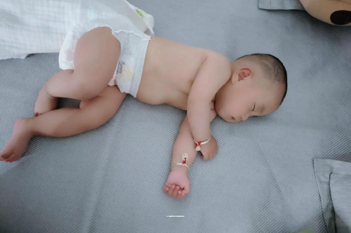巴彦淖尔市两个月宝宝肚子胀气